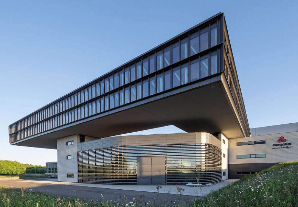 CARGOLUX HEADQUARTERS A LUXEMBOURG-FINDEL
Maître d’ouvrage : LuxAirport / Architecte : AS+P - BENG public://import2026/images/16-080-CARGOLUX-1_opt.jpg