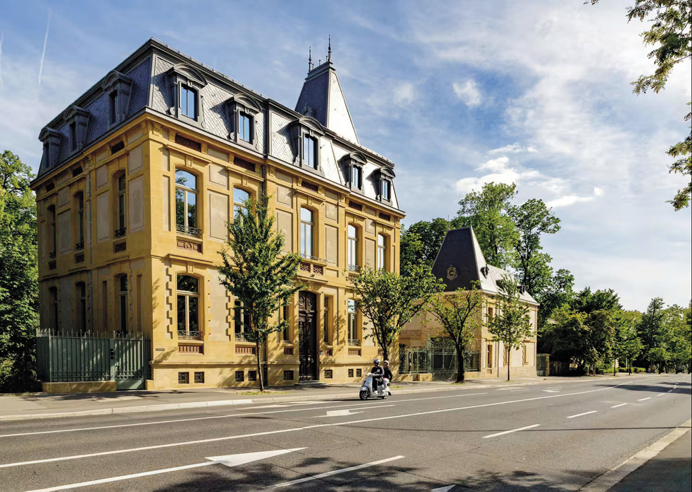 RENOVATION ET TRANSFORMATION « VILLA PETRUSSE » EN HOTEL 5 ETOILES A LUXEMBOURG
Maître d’ouvrage : LALUX / Architecte : JIM CLEMES RENOVATION ET TRANSFORMATION « VILLA PETRUSSE » EN HOTEL 5 ETOILES A LUXEMBOURG
Maître d’ouvrage : LALUX / Architecte : JIM CLEMES