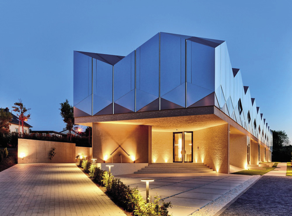 HALL VITICOLE BENTZ A REMICH
Maître d’ouvrage : Domaine Claude Bentz /
Architecte : STUDIO JIL BENTZ HALL VITICOLE BENTZ A REMICH
Maître d’ouvrage : Domaine Claude Bentz /
Architecte : STUDIO JIL BENTZ