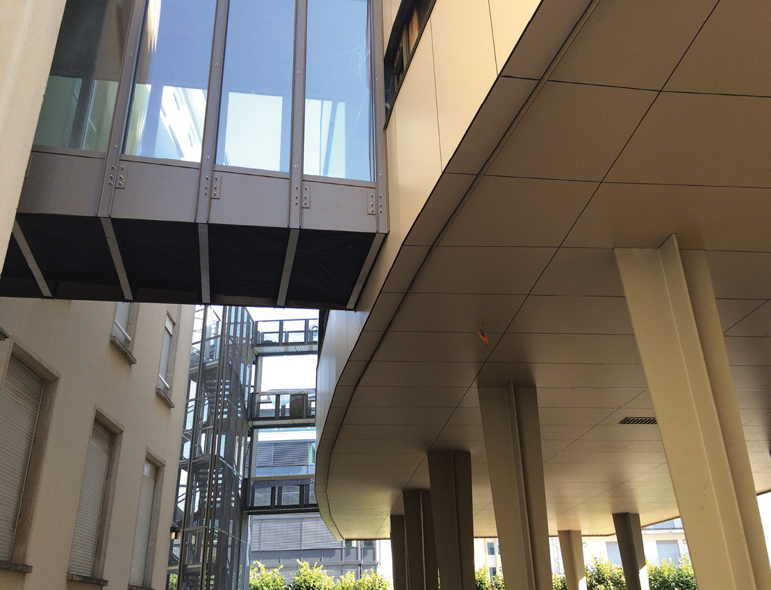 6 BIBLIOTHEQUE DE L’ECOLE FIELDGEN A LUXEMBOURG-GARE Maître d’ouvrage : Agedoc | Architecte : Christian Bauer associés