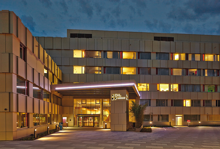 5 NOUVELLE MATERNITE CENTRE MERE ENFANT A LUXEMBOURG-STRASSEN Maître d’ouvrage : Centre Hospitalier de Luxembourg Architectes : Atelier d’architecture et de design Jim Clemes S.A., Esch-sur-Alzette / Valentiny HVP Architects s.àr.l., Remerschen