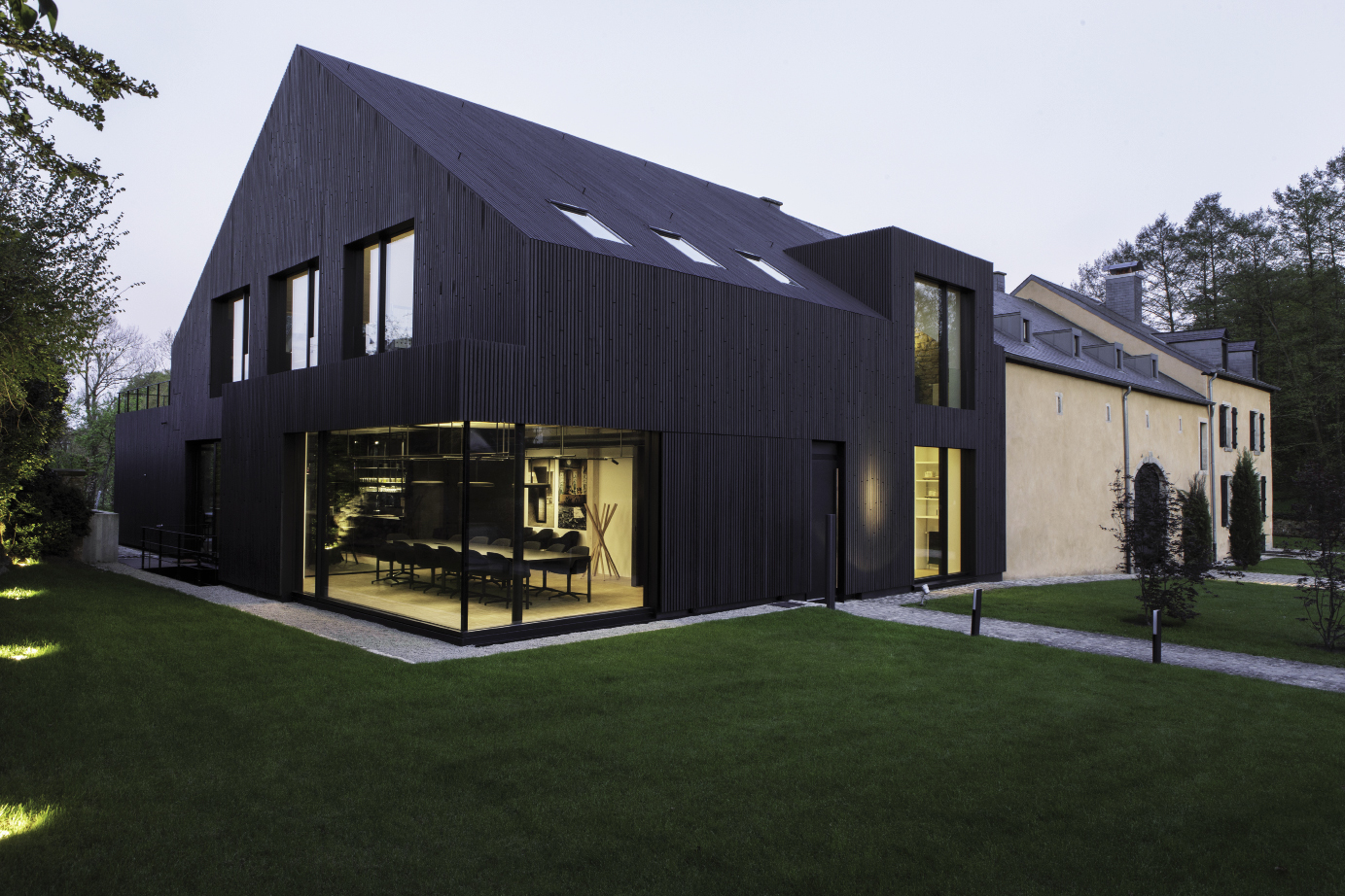 2017 Transformation et extension des locaux de l’atelier Fabeck Architectes, Koerich Maître d’ouvrage : Tatiana Fabeck. Photographe : Christian Aschman Fabeck Architectes ARCHITECTURE URBANISME 5
