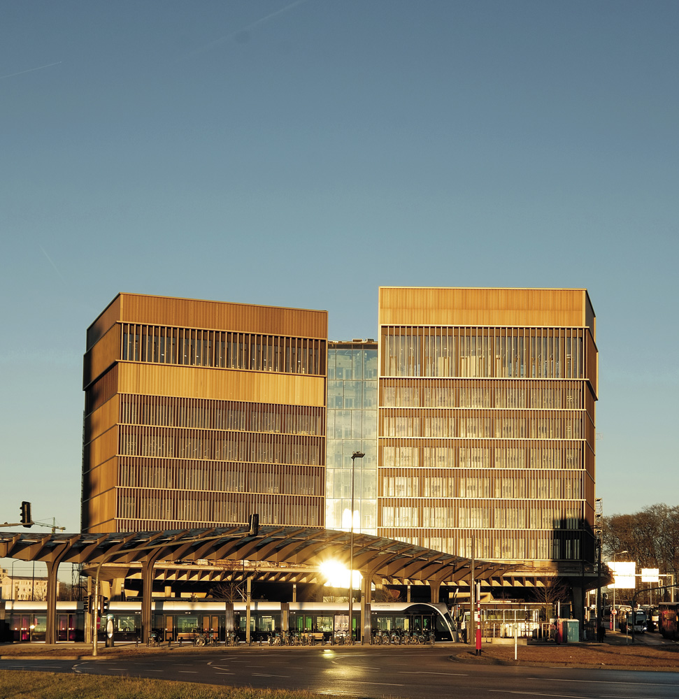 1 Pôle d’échanges SERRA - Luxembourg Kirchberg, MOA: FUAK
Architecte: STDM, Statique: InCA Ingénieurs Conseils public://import2026/images/DSCF1694_copy_opt.jpg