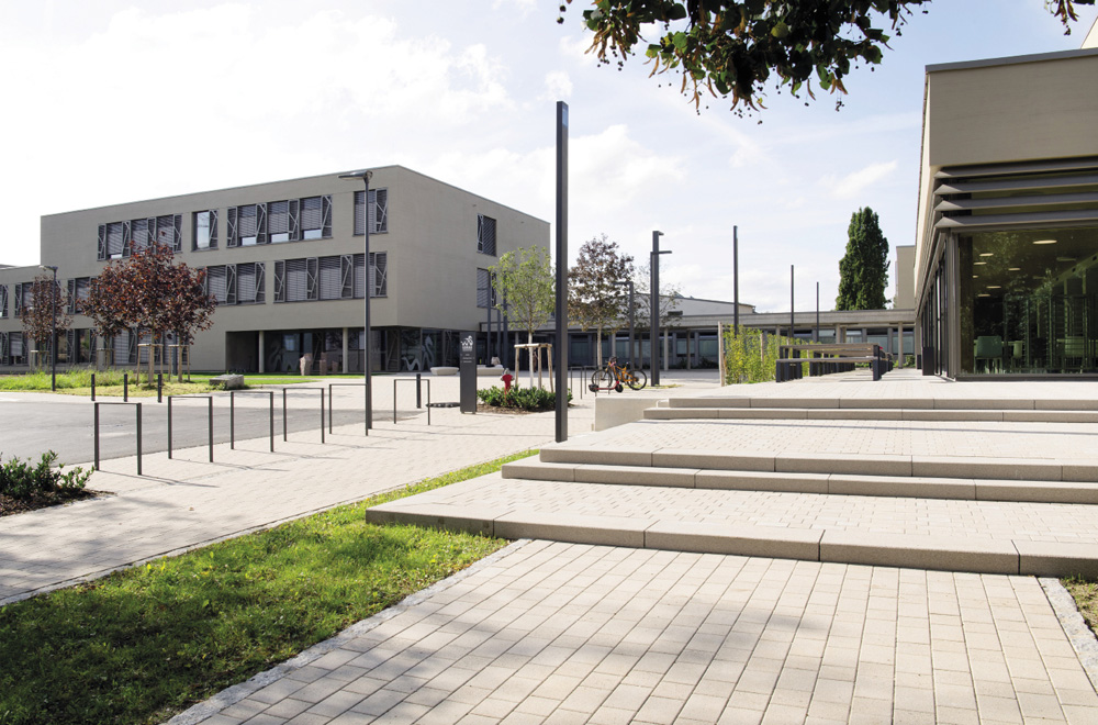 2 École internationale Mersch Anne Beffort_Entrée principale 2 École internationale Mersch Anne Beffort_Entrée principale