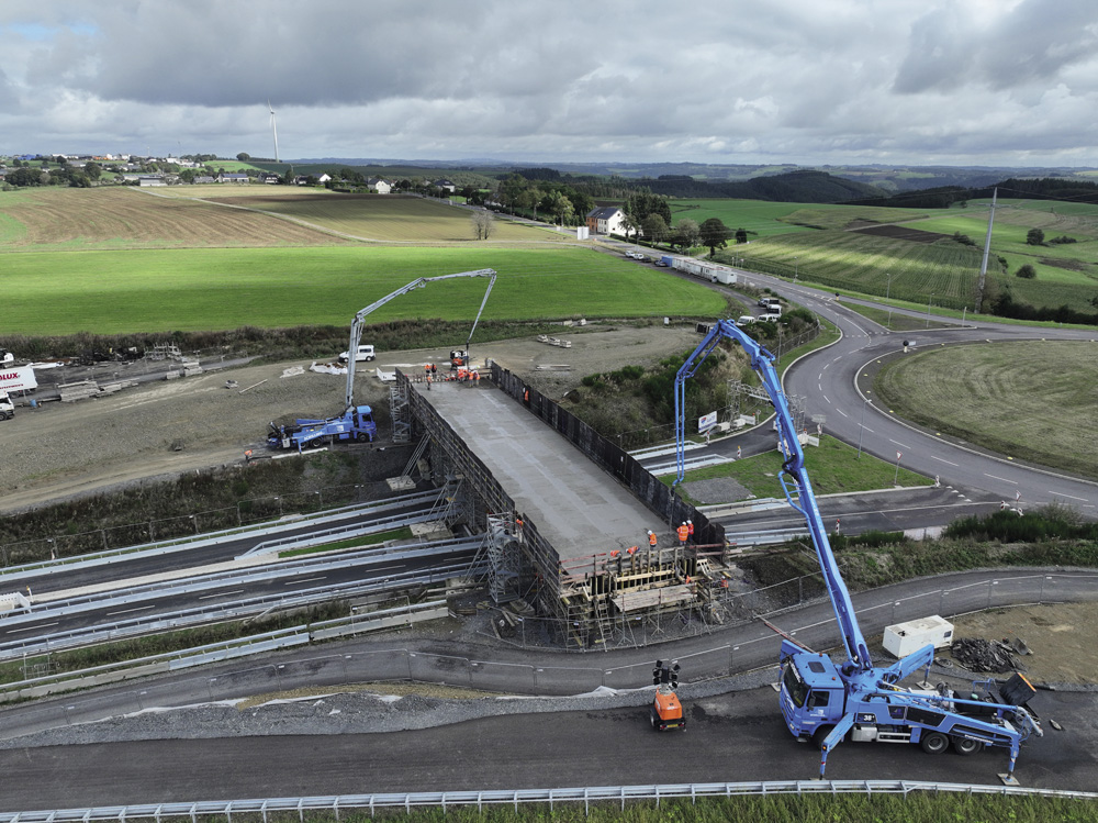 3 Étude des éléments provisoires pour la construction d’une passerelle en section mixte de 45m. 3 Étude des éléments provisoires pour la construction d’une passerelle en section mixte de 45m.