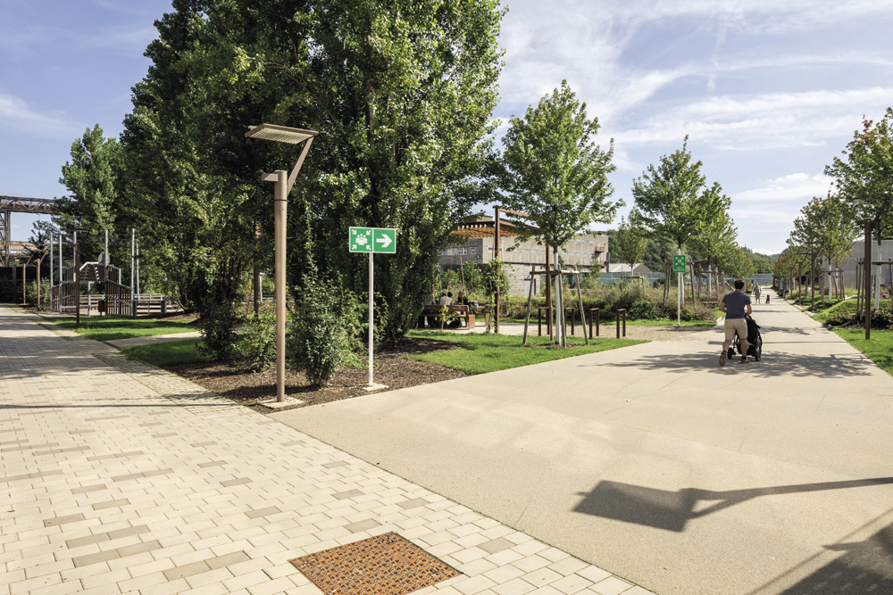4 VUE PARC / PISTE CYCLABLE CENTRALE 4 VUE PARC / PISTE CYCLABLE CENTRALE