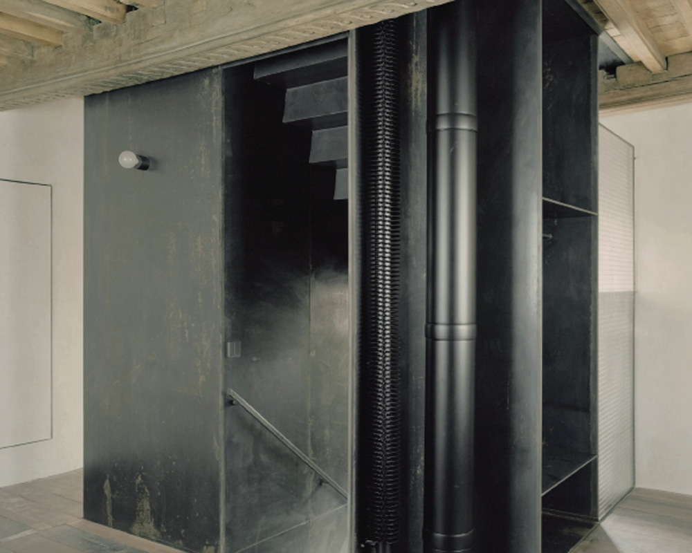 towertower: The insertion of a full metal tower within the tower allows for the integration of essential amenities. towertower: The insertion of a full metal tower within the tower allows for the integration of essential amenities.