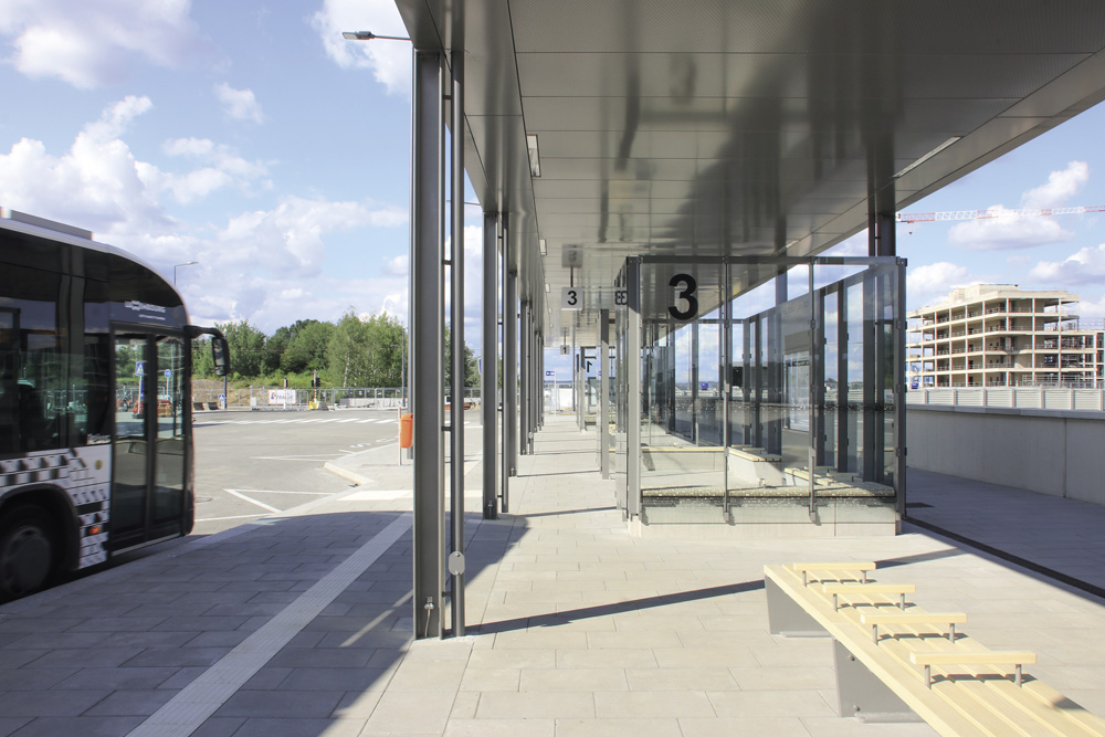 3 Pôle d’échange Howald à Luxembourg /
Hesperange Administration des ponts et chaussées Ministère de la Mobilité et des
Travaux publics 3 Pôle d’échange Howald à Luxembourg /
Hesperange Administration des ponts et chaussées Ministère de la Mobilité et des
Travaux publics