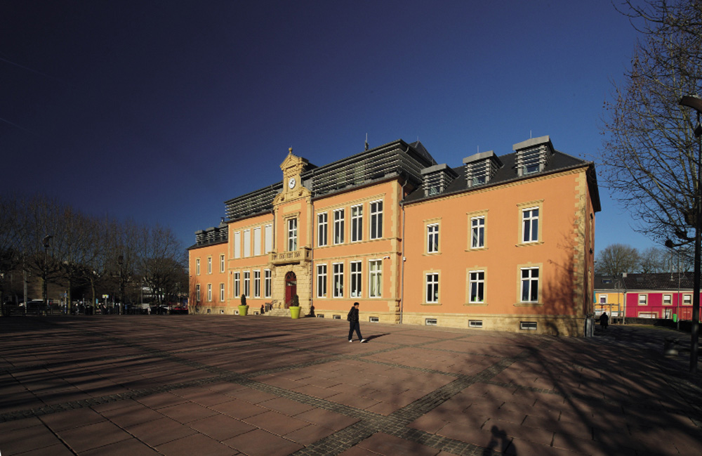 3 Rénovation et agrandissement par l’ajout d’un étage et tour d’escaliers de la maison relais et Ecole des Filles de Niederkorn 3 Rénovation et agrandissement par l’ajout d’un étage et tour d’escaliers de la maison relais et Ecole des Filles de Niederkorn