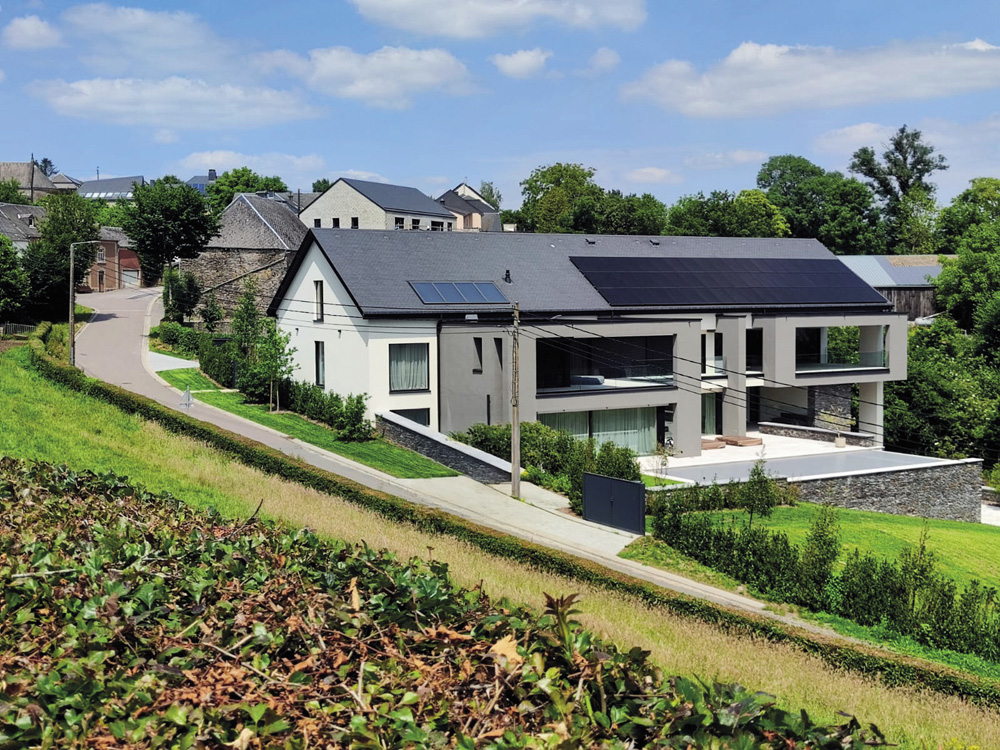 Maison unifamiliale en milieu rural public://import2026/images/PHOTO-2025-06-17-14-38-38_2_opt.jpg